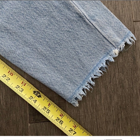 ~ SOLD ~ LN LEVI's Wedgie Light Wash Destructed Raw Hem Denim Jeans 25W, 26L - Picture 7 of 7